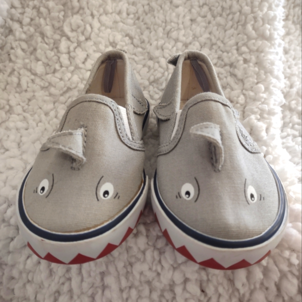 *FINAL Price Gymboree sz 5 Toddler/baby Shark Shoes NWOT